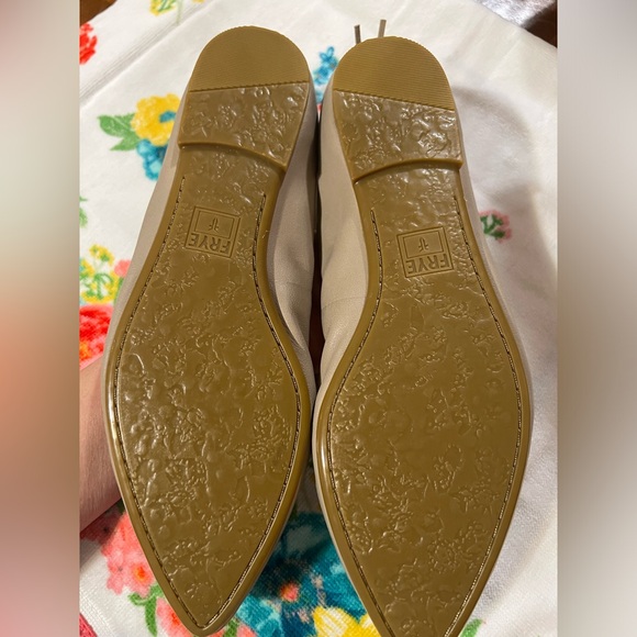 Frye leather flats, size 8.5, ash - Picture 4 of 9